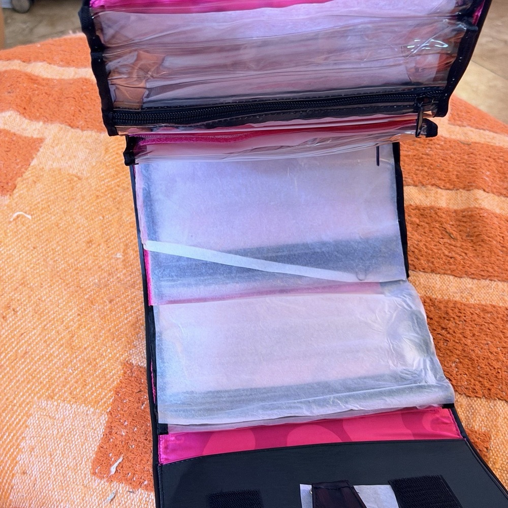 New Vintage Mary Kay Black Pink Roll Up Hanging Makeup Travel Bag 4 Zip Pockets - Picture 2 of 5